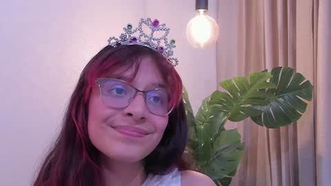 Snapshot of redmeloddy chatting on 12/02/24, 11:18 Meloddy online show from 12/02/24, 11:18