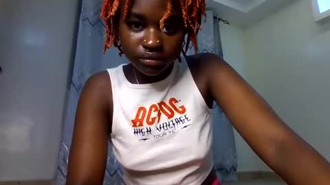 redrubyyyy online show from 12/03/25, 12:51