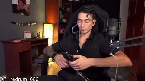 Snapshot of redrum_696 chatting on 02/07/25, 06:24 Red online show from 02/07/25, 06:24