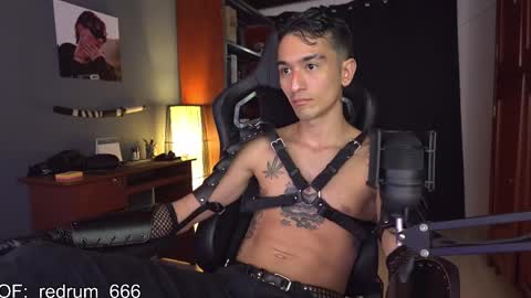 Snapshot of redrum_696 chatting on 02/25/25, 05:04 Red online show from 02/25/25, 05:04