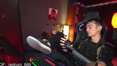 Snapshot of redrum_696 chatting on 03/06/25, 07:43 Red online show from 03/06/25, 07:43