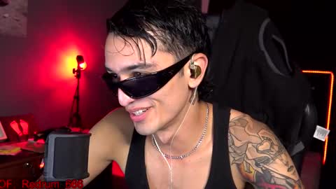 Snapshot of redrum_696 chatting on 09/17/25, 03:46 Red online show from 09/17/25, 03:46