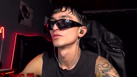 Snapshot of redrum_696 chatting on 09/25/25, 05:16 Red online show from 09/25/25, 05:16