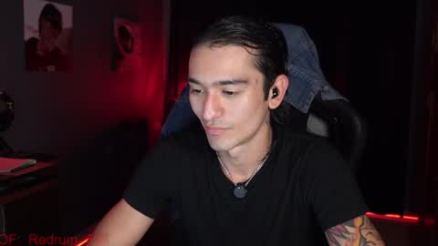 Snapshot of redrum_696 chatting on 03/11/26, 04:57 Red online show from 03/11/26, 04:57