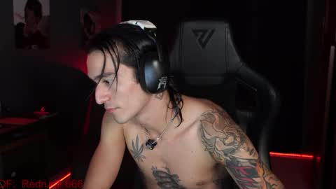 Snapshot of redrum_696 chatting on 03/31/26, 09:48 Red online show from 03/31/26, 09:48