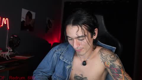 Snapshot of redrum_696 chatting on 04/06/26, 01:03 Red online show from 04/06/26, 01:03