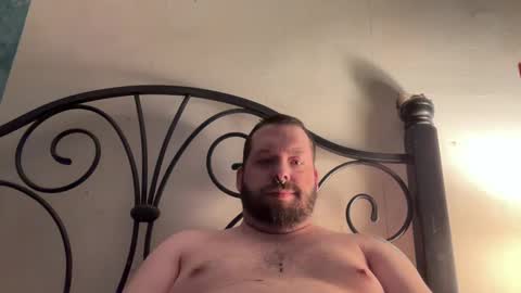 Snapshot of redsman1992 chatting on 12/17/24, 11:28 marlboroboy online show from 12/17/24, 11:28