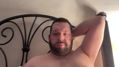 Snapshot of redsman1992 chatting on 02/24/25, 11:32 marlboroboy online show from 02/24/25, 11:32