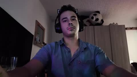 Snapshot of redsoul951869 chatting on 09/16/25, 05:14 RedsoulReaver online show from 09/16/25, 05:14