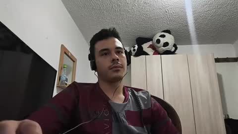 Snapshot of redsoul951869 chatting on 09/19/25, 04:14 RedsoulReaver online show from 09/19/25, 04:14