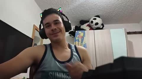 Snapshot of redsoul951869 chatting on 09/25/25, 08:01 RedsoulReaver online show from 09/25/25, 08:01