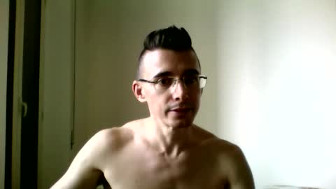 Snapshot of redstep0 chatting on 09/12/25, 12:05 redstep0 online show from 09/12/25, 12:05