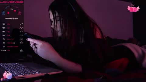 Red online show from 12/19/25, 11:34