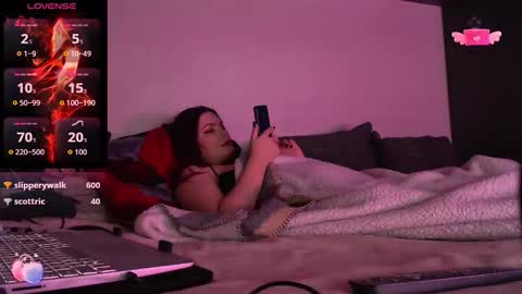 Snapshot of redyari chatting on 03/08/26, 02:04 Red online show from 03/08/26, 02:04