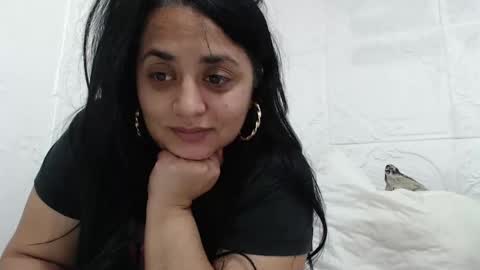 Snapshot of reeapassion chatting on 11/03/25, 08:32 Reea online show from 11/03/25, 08:32