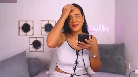 regina1819 online show from 03/04/25, 12:39