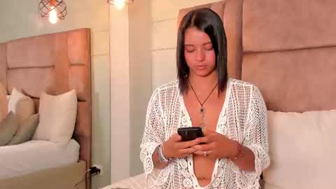 Snapshot of regina_noctixx chatting on 07/16/26, 08:09 Regina online show from 07/16/26, 08:09