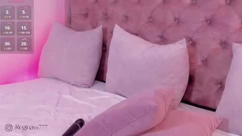 Snapshot of regina_noctixx chatting on 07/18/26, 03:38 Regina online show from 07/18/26, 03:38