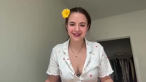 Snapshot of reginababyy chatting on 05/02/26, 05:40 Its Reginaaa online show from 05/02/26, 05:40