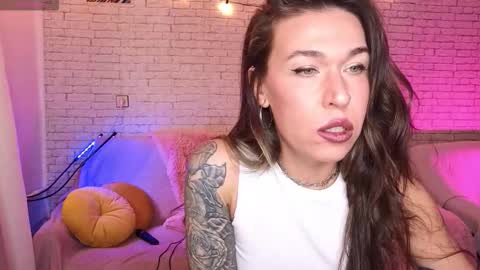 Snapshot of reginahawkinss chatting on 10/20/25, 09:10 ReginaHawkinss online show from 10/20/25, 09:10