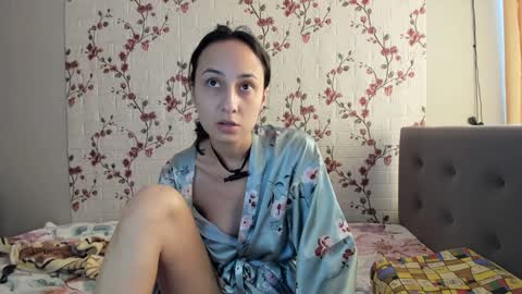 Snapshot of reginamoon12 chatting on 01/21/25, 10:08 Alisa online show from 01/21/25, 10:08