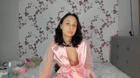 Snapshot of reginamoon12 chatting on 01/26/25, 04:30 Alisa online show from 01/26/25, 04:30