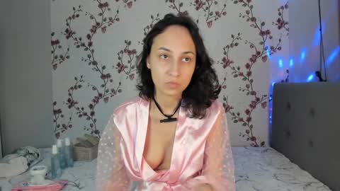 Snapshot of reginamoon12 chatting on 01/30/25, 05:17 Alisa online show from 01/30/25, 05:17