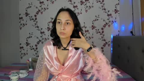 Snapshot of reginamoon12 chatting on 02/01/25, 10:26 Alisa online show from 02/01/25, 10:26