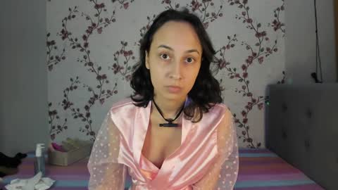 Snapshot of reginamoon12 chatting on 02/02/25, 04:32 Alisa online show from 02/02/25, 04:32