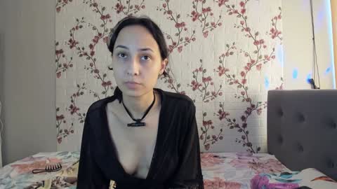 Snapshot of reginamoon12 chatting on 02/07/25, 09:26 Alisa online show from 02/07/25, 09:26