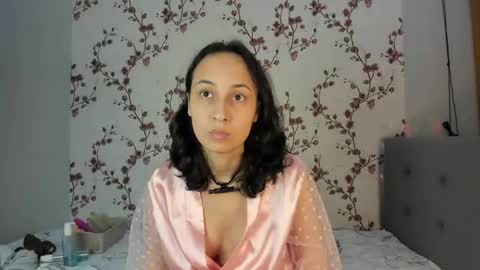 Snapshot of reginamoon12 chatting on 02/09/25, 04:29 Alisa online show from 02/09/25, 04:29