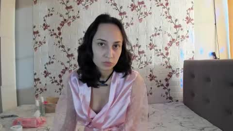 Snapshot of reginamoon12 chatting on 02/21/25, 01:33 Alisa online show from 02/21/25, 01:33