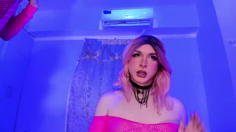 Snapshot of reginarose chatting on 01/29/25, 03:12 reginarose online show from 01/29/25, 03:12