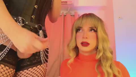 Snapshot of reginarose chatting on 10/17/25, 04:26 reginarose online show from 10/17/25, 04:26