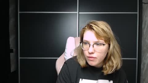 Regina online show from 02/11/25, 04:01