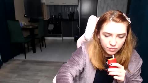 Regina online show from 11/04/25, 01:05