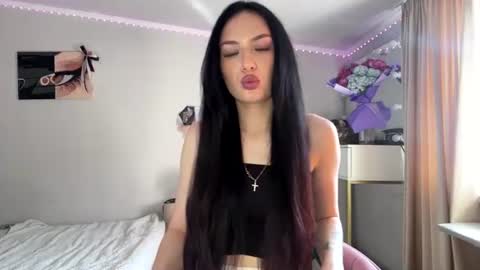 Snapshot of reginavandivier chatting on 06/23/26, 01:42 Amelia online show from 06/23/26, 01:42