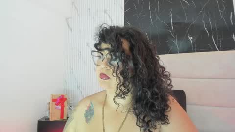 reginavegaa online show from 04/04/26, 11:40