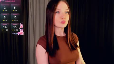 Snapshot of reginiasaccone chatting on 06/04/26, 06:14 Emily - online show from 06/04/26, 06:14