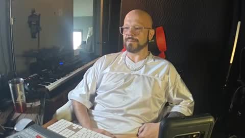 Snapshot of reguladood chatting on 06/09/26, 01:12 reguladood online show from 06/09/26, 01:12