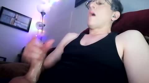 Snapshot of regularguy20 chatting on 11/13/25, 08:24 regularguy20 online show from 11/13/25, 08:24