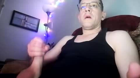 Snapshot of regularguy20 chatting on 11/29/25, 09:23 regularguy20 online show from 11/29/25, 09:23