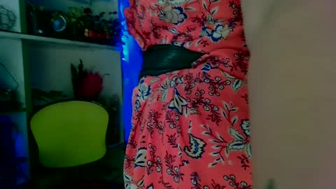 Snapshot of reicat chatting on 01/17/25, 02:39 Karina online show from 01/17/25, 02:39