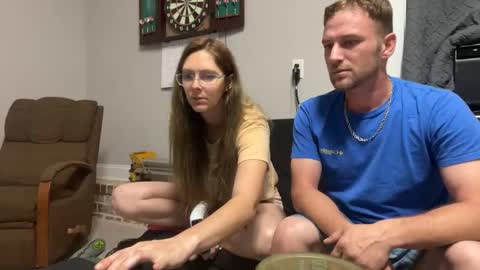 Snapshot of reighofsun98 chatting on 09/17/25, 01:07 SunshineSanchez online show from 09/17/25, 01:07