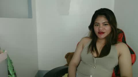 Snapshot of reign2525 chatting on 03/10/25, 03:52 reign2525 online show from 03/10/25, 03:52