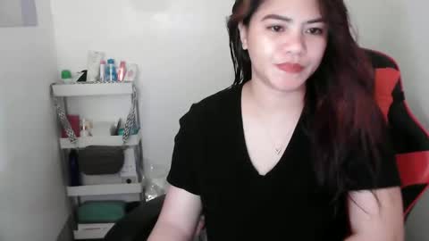 Snapshot of reign2525 chatting on 10/06/25, 12:24 reign2525 online show from 10/06/25, 12:24