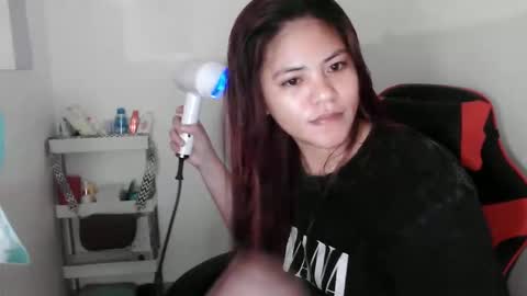 Snapshot of reign2525 chatting on 10/08/25, 11:19 reign2525 online show from 10/08/25, 11:19