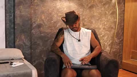 Reik online show from 10/31/25, 12:06