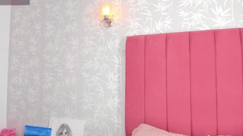 Snapshot of reikaminato chatting on 09/26/25, 03:27 Reika  online show from 09/26/25, 03:27