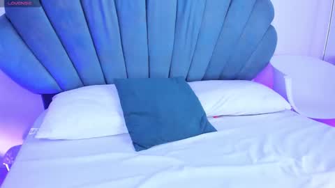 Snapshot of reikaminato chatting on 10/10/25, 03:11 Reika  online show from 10/10/25, 03:11